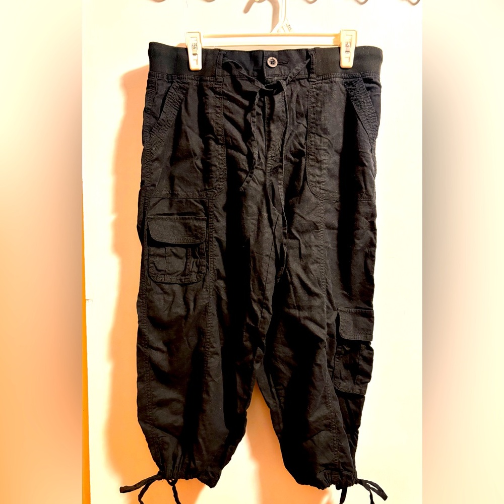 Aeropostale Cargo Capri pants